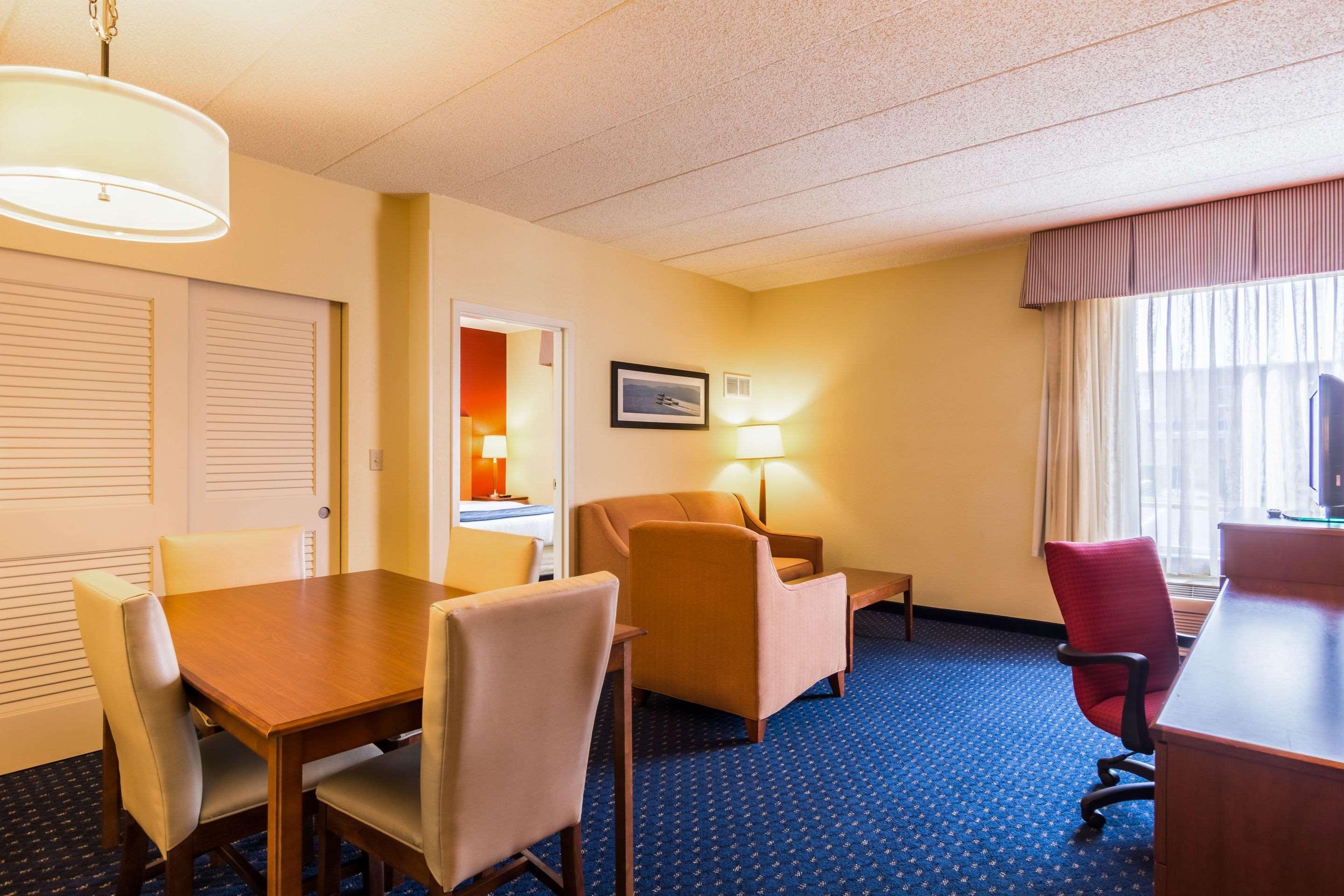 Comfort Inn At Joint Base Andrews Clinton Exterior photo