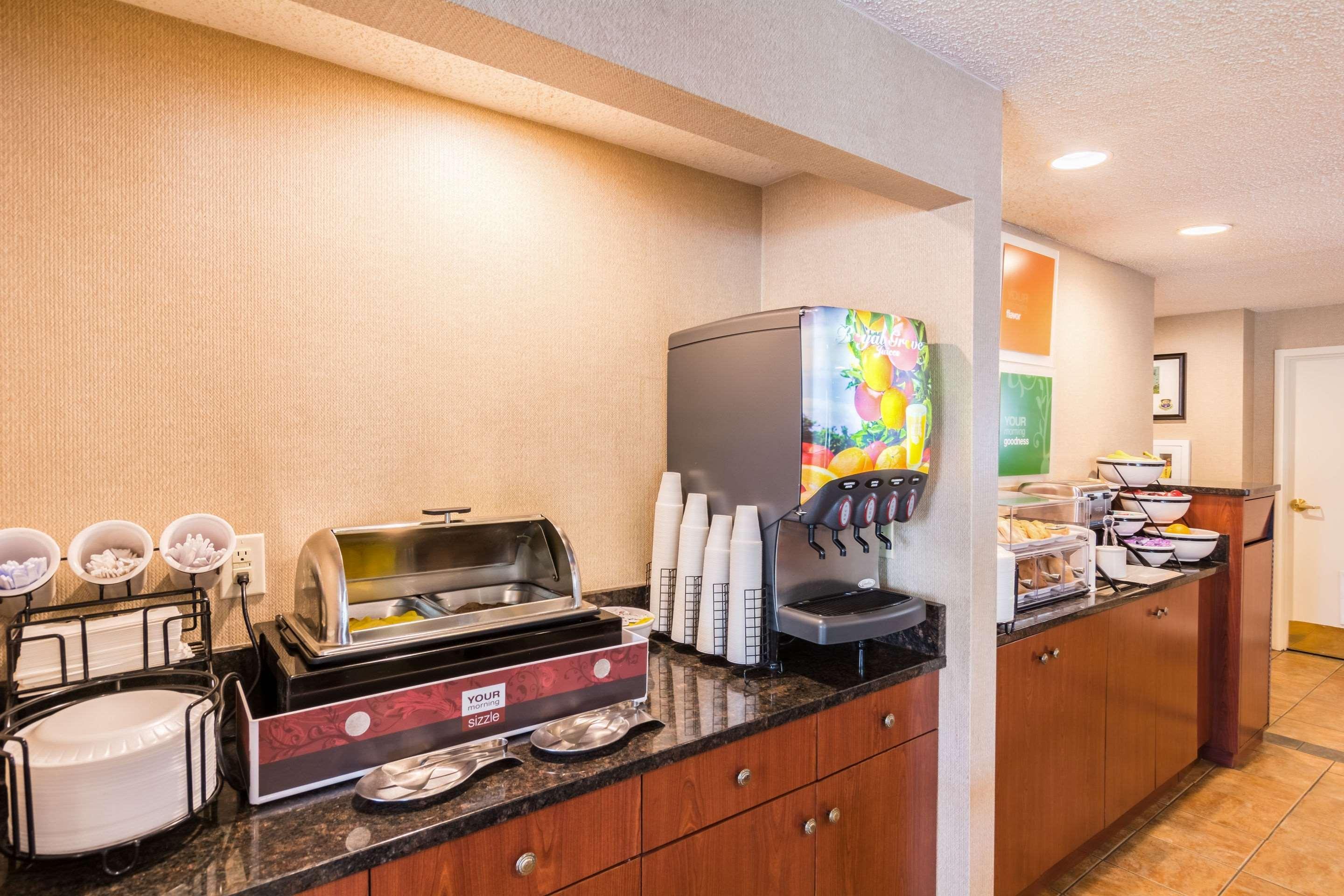 Comfort Inn At Joint Base Andrews Clinton Exterior photo