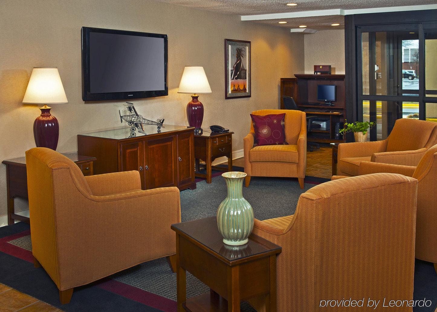 Comfort Inn At Joint Base Andrews Clinton Exterior photo